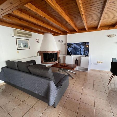 Casa Di Mare Villa ลูตรากี ภายนอก รูปภาพ